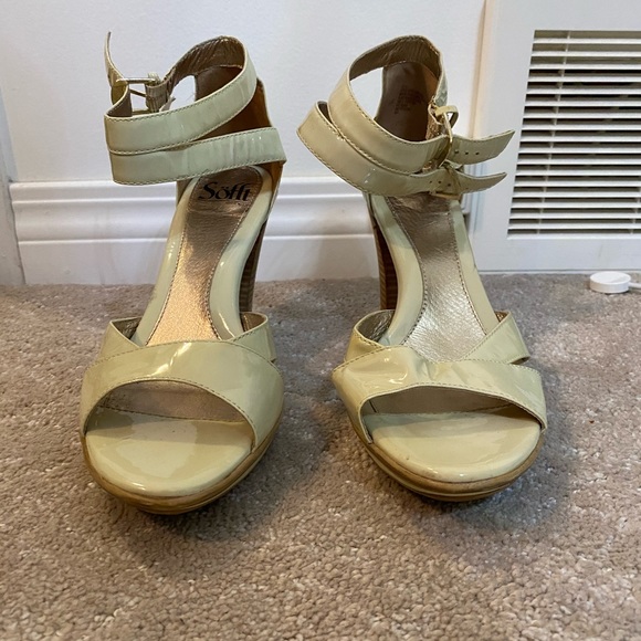 Cream block heels - Picture 4 of 7